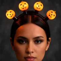 Retrato-con-diadema-de-calabazas-luminosas